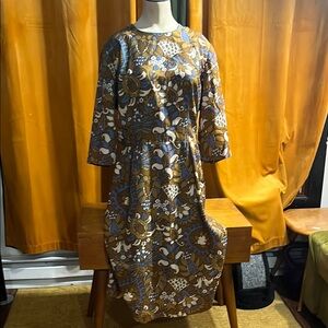 Vintage Gold and Black Sheath Dress 3/4 Sleeve Crew Neck